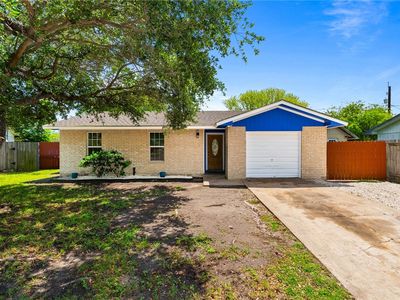 6729 Rhonda Dr