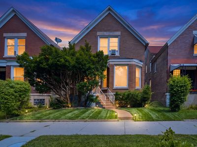 1534 E 73rd Pl
