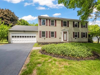 72 Boxwood Ln