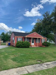 1205 Ledet St