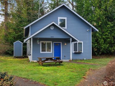 1832 Fairview Street NE