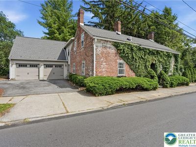 2014 Linden St