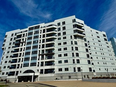 2001 Marina Dr APT 515