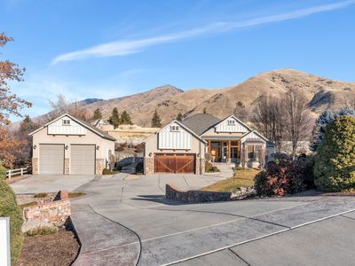 1052 S Cove Dr