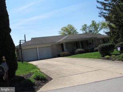 Property at 2013 Black Oak Dr, Red Lion, PA