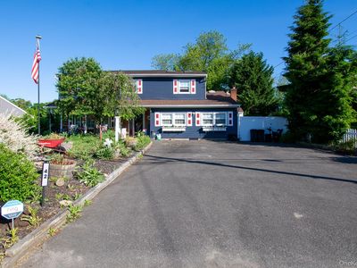 42 Ludlow Way