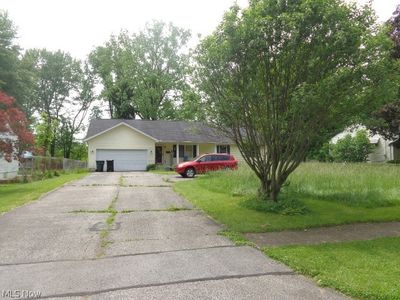 Property at 308 Samuel St, Elyria, OH
