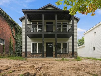 307 W Dewald St