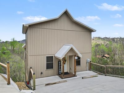 223 Chimney Tops Way