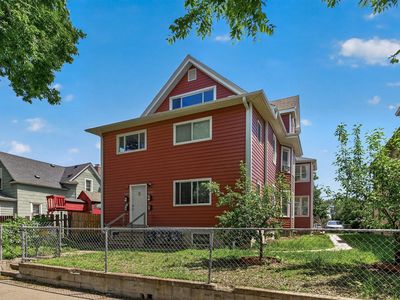 3023/3025 Cedar Ave S