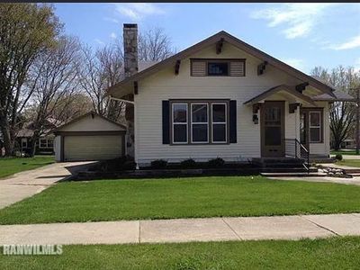 Property at 402 N Division Ave, Polo, IL