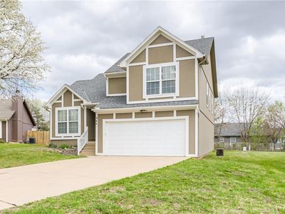 Property at 944 N Pine St, Olathe, KS