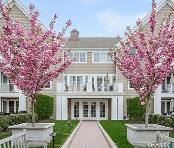 77 Havemeyer Lane #318