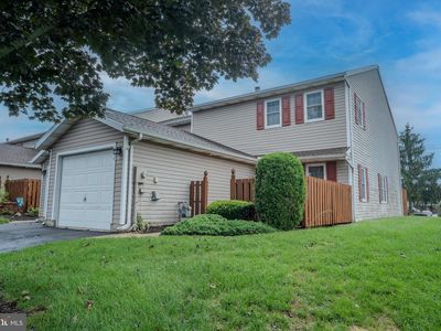 401 Bentwood Ln