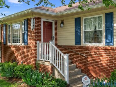 9118 Huron Ave