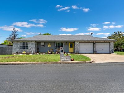 111 Green Meadows Blvd