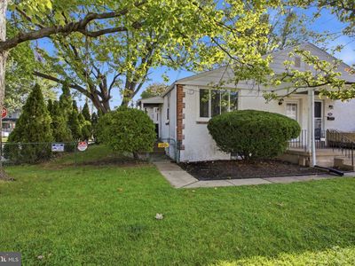 101 E Oak Ln