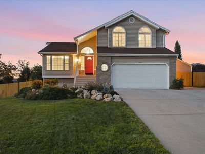 2313 E Rockview Dr