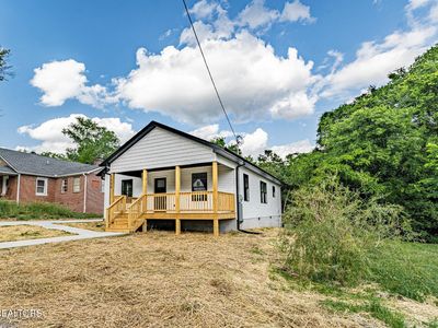 1130 Adcock Ave