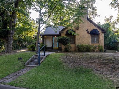 1211 S Sneed Ave