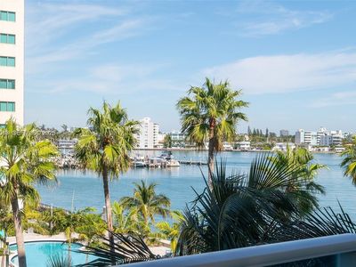 7501 E Treasure Dr APT 7H