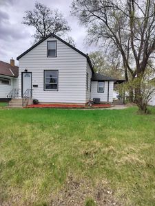706 E Saint Germain St