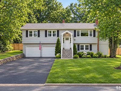 10 Grumman Avenue