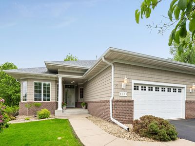 9009 Sutton Dr
