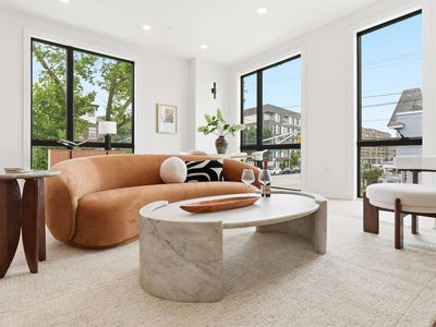 256 Claremont Ave #2