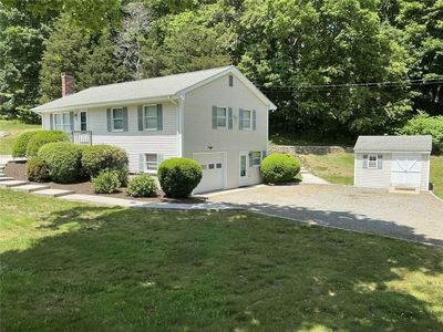 196 Narragansett Ave E