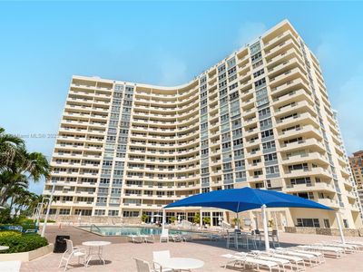 3180 S Ocean Dr APT 1517