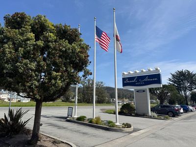 4100 Cabrillo Hwy N #104