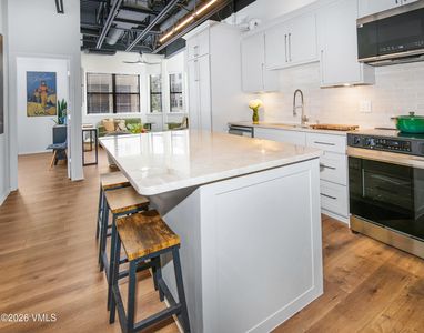 275 Main St Unit O-211