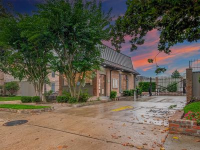 2400 N Braeswood Blvd APT 129