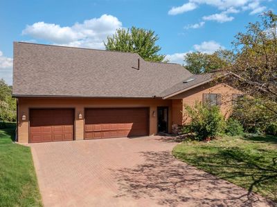 223815 E LAKESHORE DRIVE
