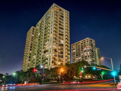 2160 Century Park E APT 1010