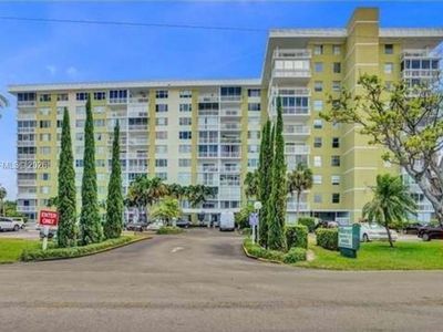 4400 Hillcrest Dr APT 300B