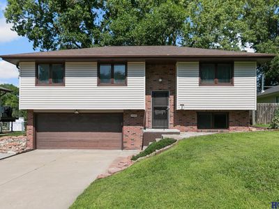 Property at 5720 Dogwood Dr, Lincoln, NE