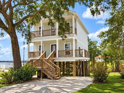 759 Baybreeze Dr