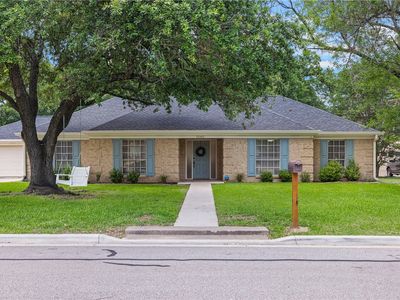1040 Rose Cir