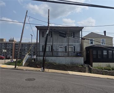 23 W College St