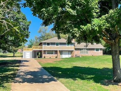 1300 Pecan Pl