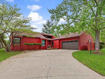 2005 Clover Ct E