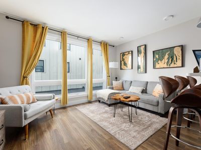 138 W Gillis St #19