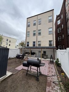 94 Eaton Pl APT 2