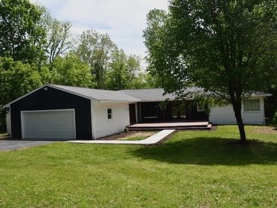 8876 E State Rd