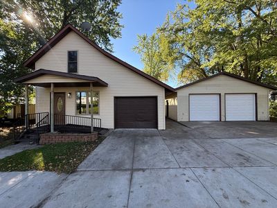 525 Lake St