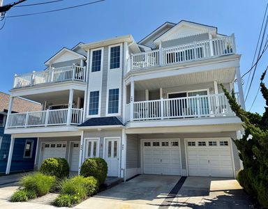 407 W Andrews Ave #200