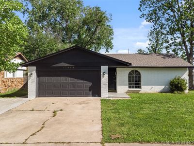 11863 E 62nd St S