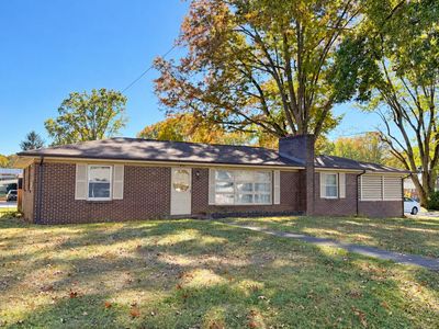 870 Falcon Dr